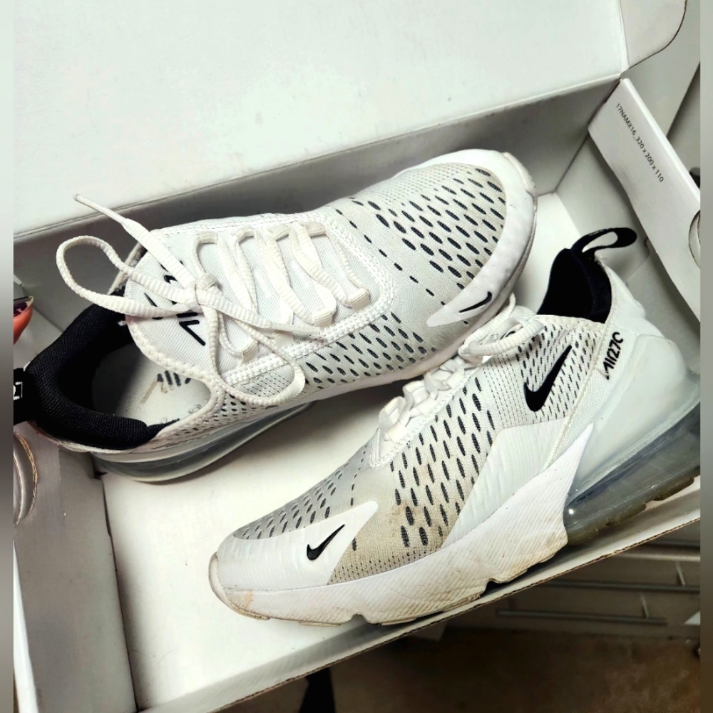 White Nike Air Max 270 - Size 7